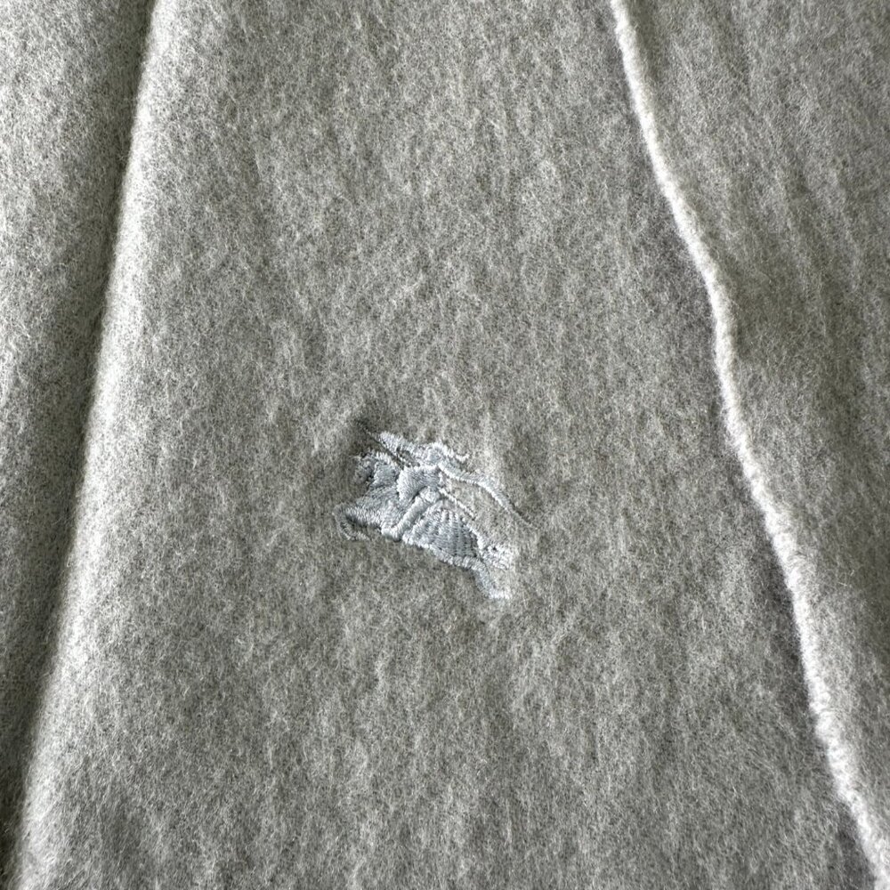 Burberry Vintage Scarf Gray 100% Lambswool Unisex Scarf Made In England - Picture 6 of 8